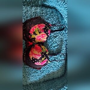 Victoria secret very sexy push-up bra